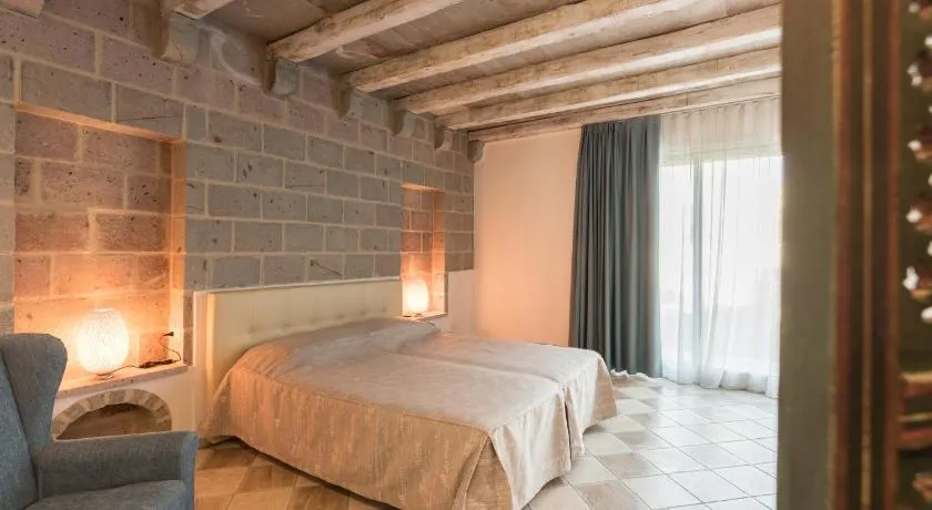 La Petite Maison - Image 1