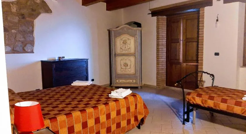 Il Borgo & il Feudo - Image 1
