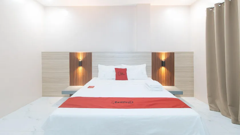RedDoorz at Happy Stay Apartelle - Image 1