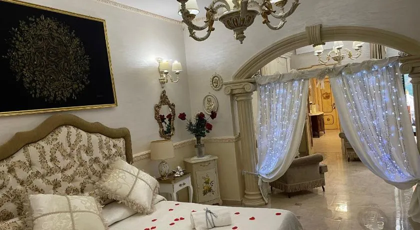 Regina Suite - Image 1