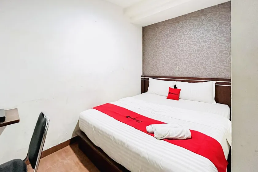 RedDoorz @ Best Hotel Jalan Dr. Sutomo Siantar - Image 1