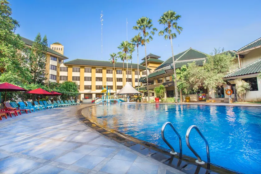 Prime Plaza Hotel Purwakarta - Image 1