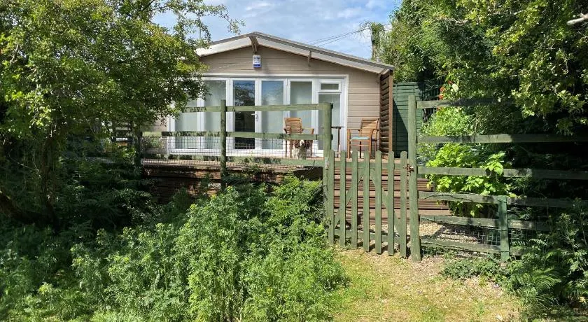 New Forest 2 bedroom Guest Suite & Hot Tub - Image 1