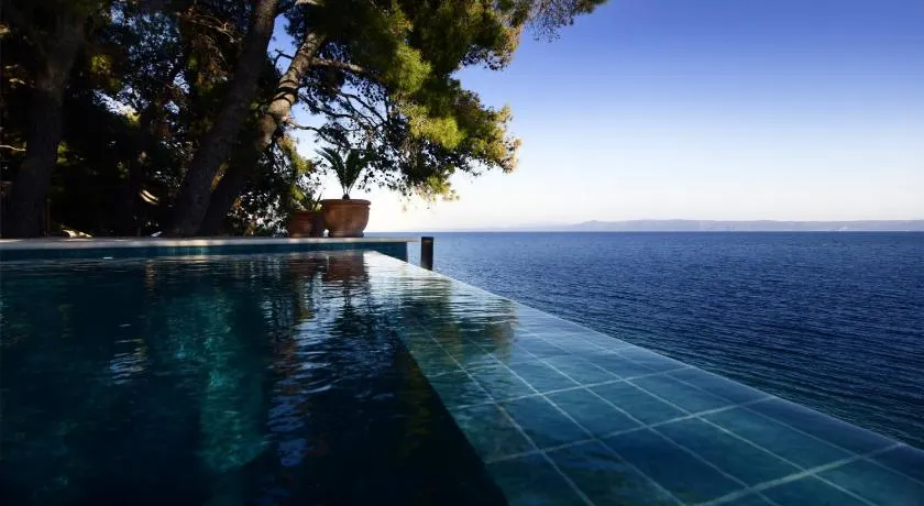 Spectacular Beachfront Brac Villa 6 Bedrooms Villa Selca Violet - Image 1