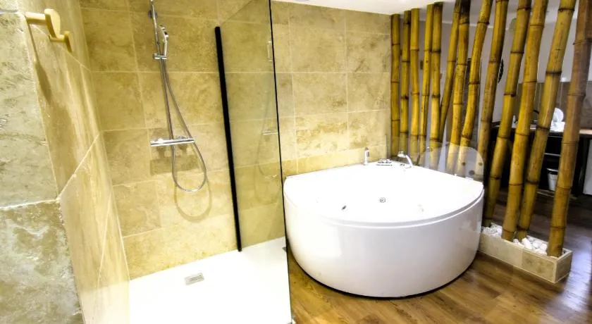 Appartement jacuzzi privatif : Urban Love - Image 1