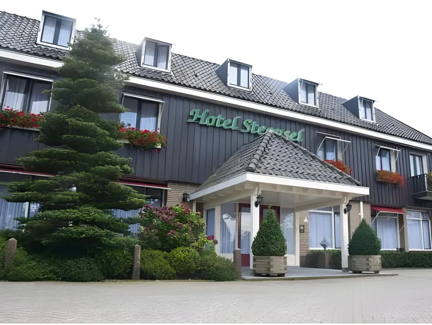 Hotel Steensel - Image 1