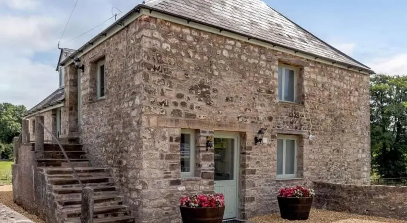 The Granary at Henrhiw Farm Cottages - Image 1