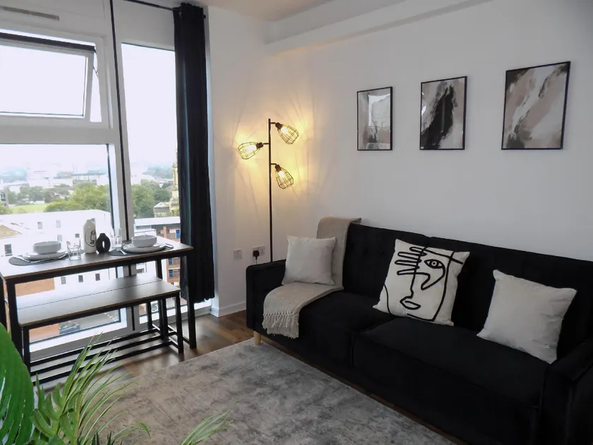 B1 Deluxe Suite - Image 1