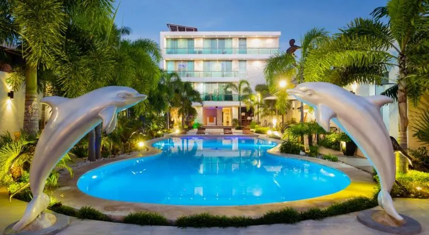 Hotel & Suites Country Valladolid - Image 1