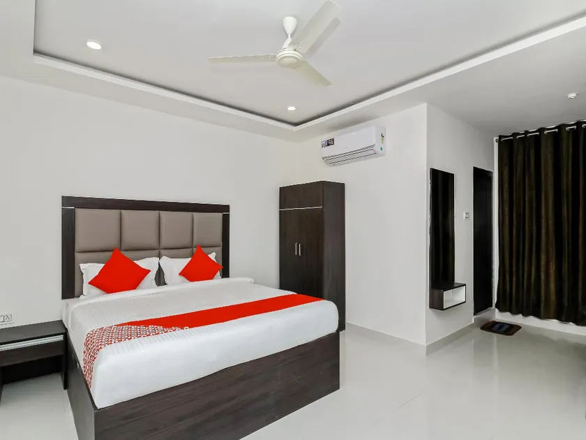 Capital O Hotel Palm International - Image 1