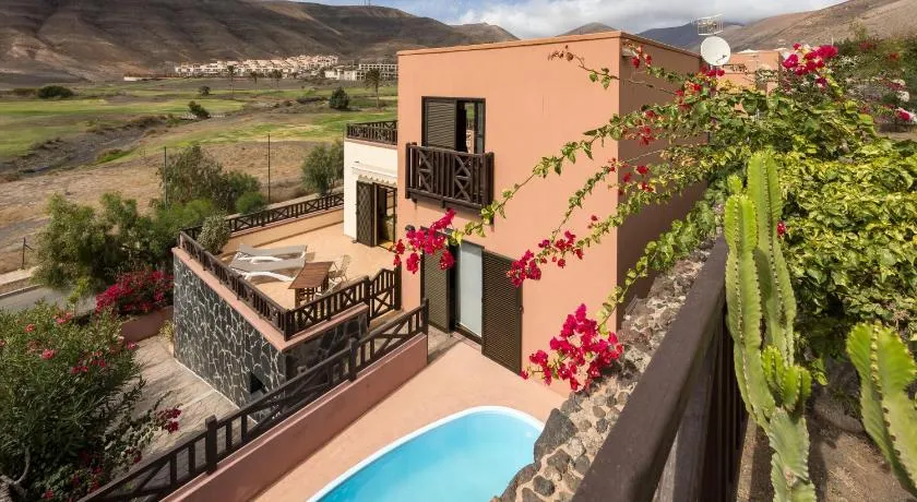 Merveilleux chalet entièrement équipé avec terrasse, piscine privée et barbecue | Parfait pour le travail à distance - Image 1