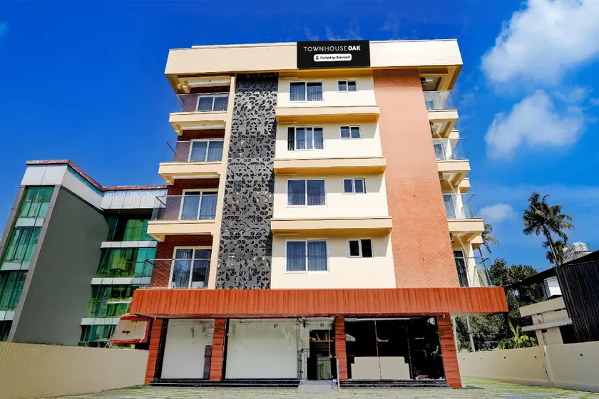 Super Townhouse Oak Cochin International Airport - Image 1