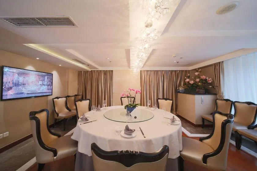 Yunteng Hotel - Image 1