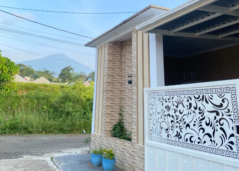 Aqsa Homestay Kuningan - Image 1