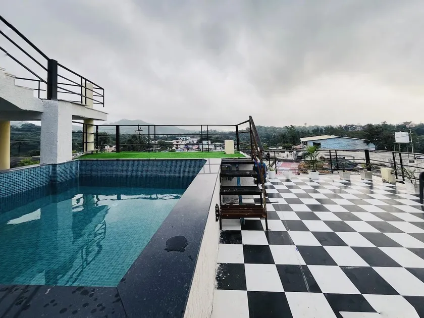 Nirvana Villa with Swimming Pool in Mount Abu - Image 1