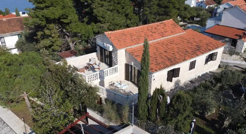 Villa L.L - Image 1