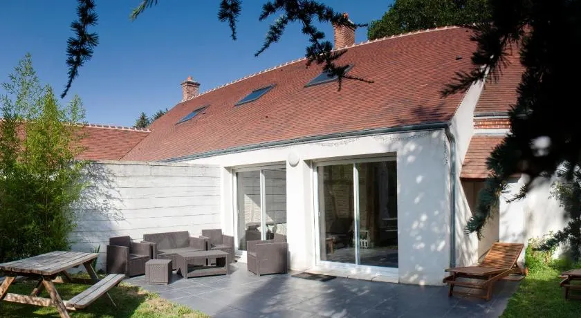 Gîte Val de Loire avec piscine chauffée, tennis, WIFI, BBQ - Image 1