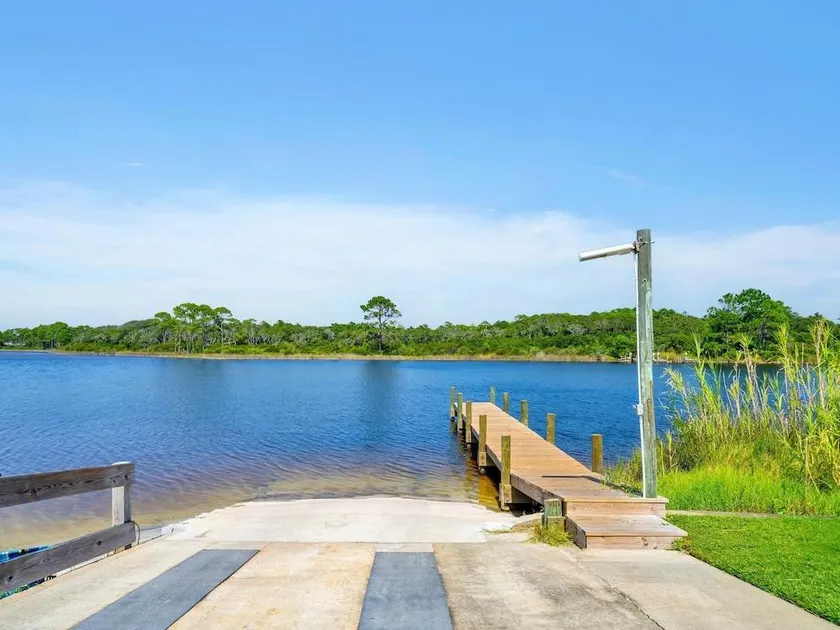 Pinnacle Port B1-208 - Image 1