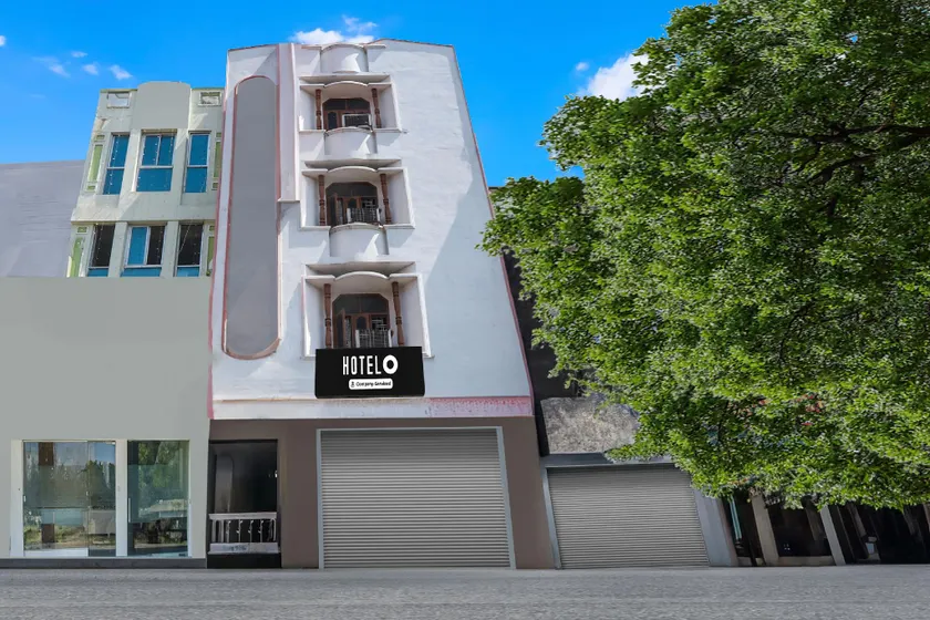 Hotel O Chowrasta Near Congress Bhavan - Image 1