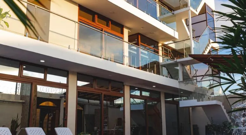 Yesimar Hotel - Image 1