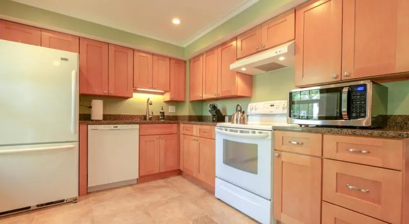 NEW! 3-story Townhome - Private, Self checkin, Quiet. - Image 1