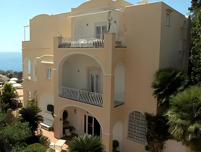 Hotel Flora - Image 1