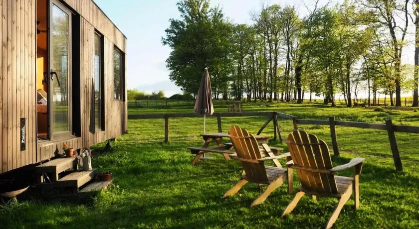 L'Arche des Hays - Parcel Tiny House - Tiny house entourée d'animaux dans le Jura MAE-3343 - Image 1