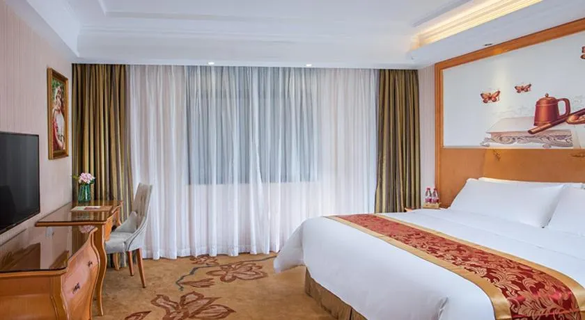 Vienna Hotel Shenzhen Gongming Huafa North Road - Image 1