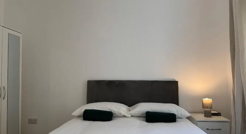Beddington Serviced Accommodation - Image 1