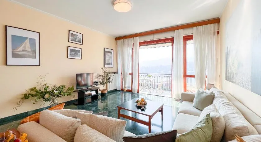 JOIVY Apartment in Rapallo with gulf view - Image 1