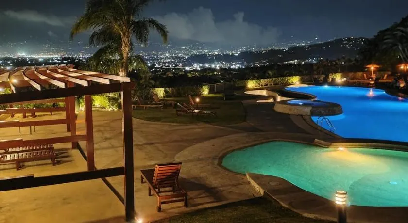 COSTA RICA, Aparmet 1 BR Gym Pool Restaurant Tennis Jacuzzi ,areas verdes, ubicacion perfecta, oasis en medio de ciudad San Jose Costa Rica Santa Ana Rio oro, primer piso, terraza, jardín ideal para mascotas - Image 1