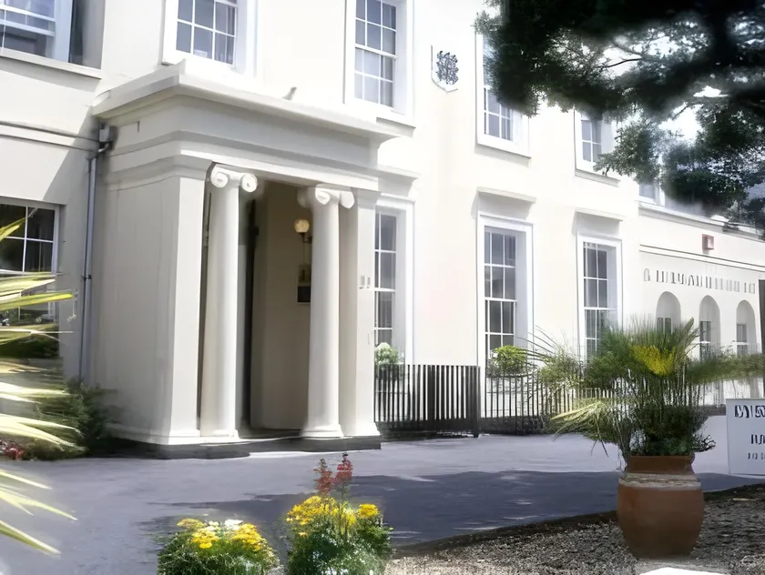 Lysses House Hotel - Image 1