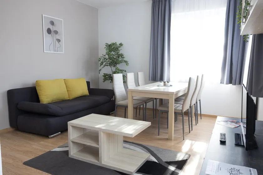 Maple Tree Apartments - Image 1