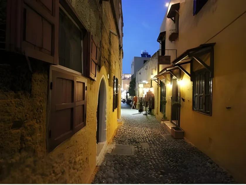 Spot Hotel - Image 1