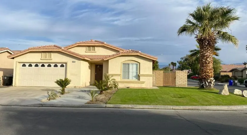 Walking Distance to Stagecoach - Image 1