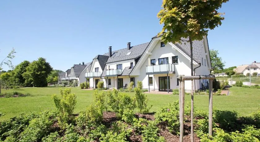Strandresort Rex Rugia Ferienwohnung 28-2 mit Sauna- und Schwimmbadnutzung im AHOI Sellin - Image 1