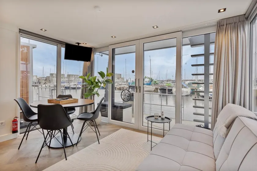 Luxurious waterloft near beach and centre by Weltevreden Experience - Image 1