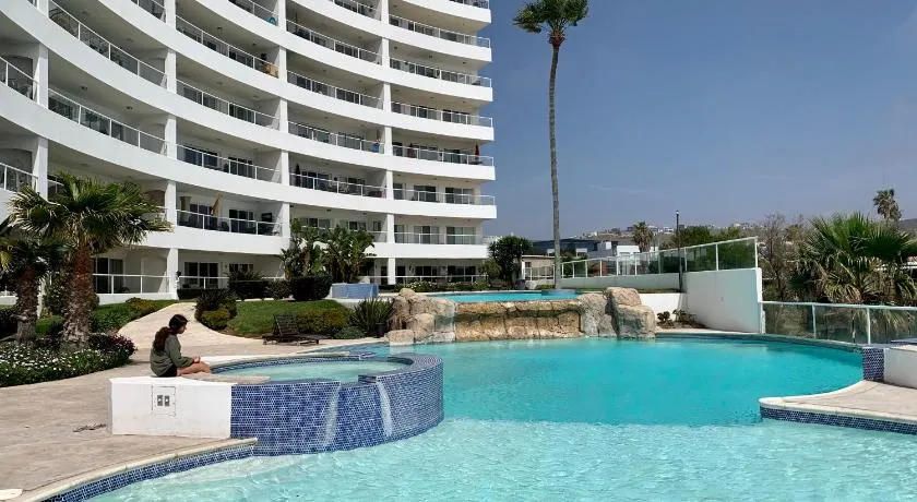 Beachfront 4 BR Penthouse - Pool Steps to Beach & Mins to Downtown - Image 1