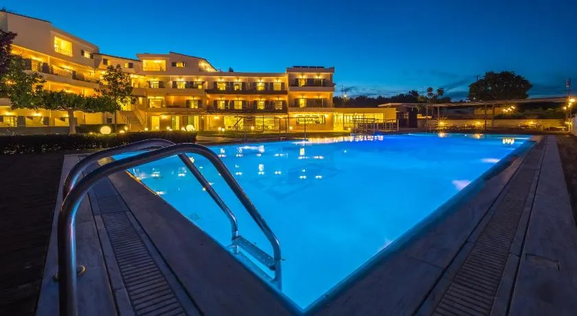 Paradise Resort - Image 1