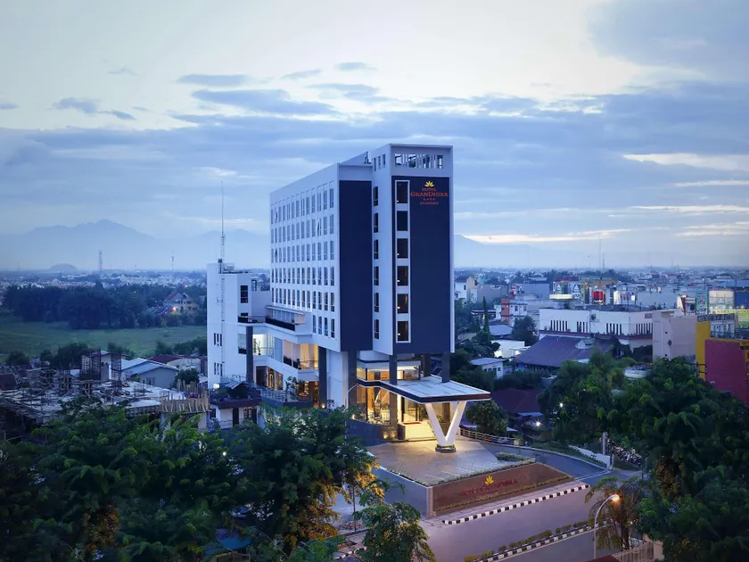 Hotel GranDhika Setiabudi Medan - Image 1