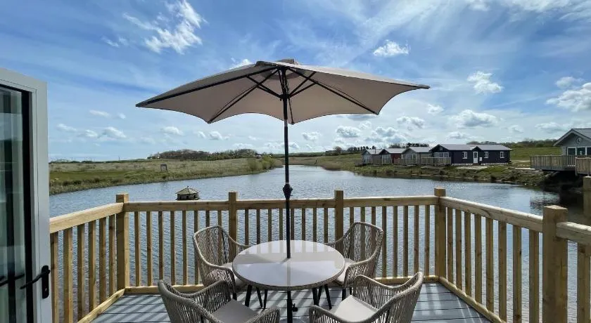 Secret Of Eden Lake View Lodge - Image 1