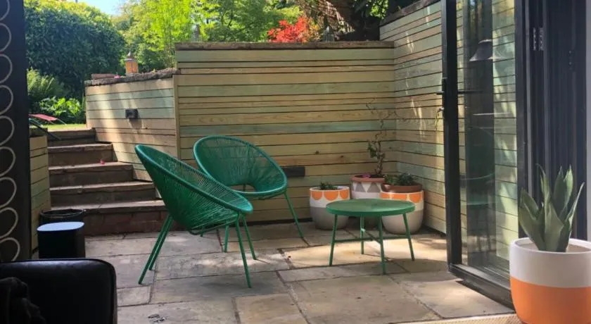 Chorlton Garden Rooms. Relax, work, stay and play. - Image 1