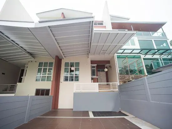 Shamrock Beach Villa Penang No19 Sleeps 22 - Image 1