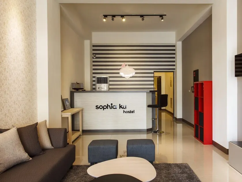 Chu House - Image 1