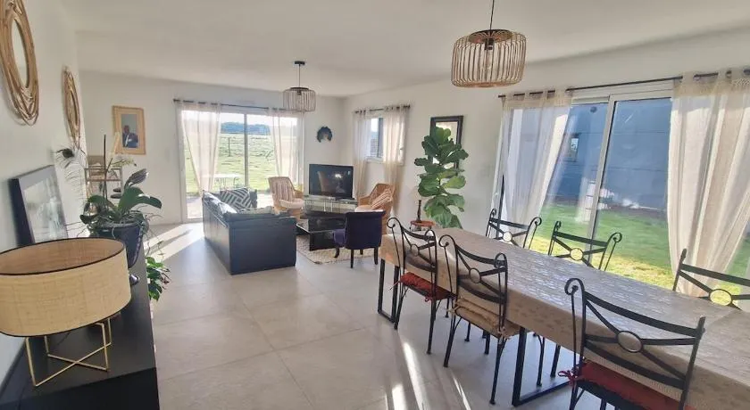 Jolie maison moderne à Séné à proximité du Golfe du Morbihan - Image 1