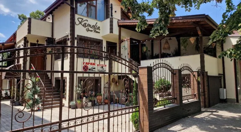Kamelia guest rooms - Image 1
