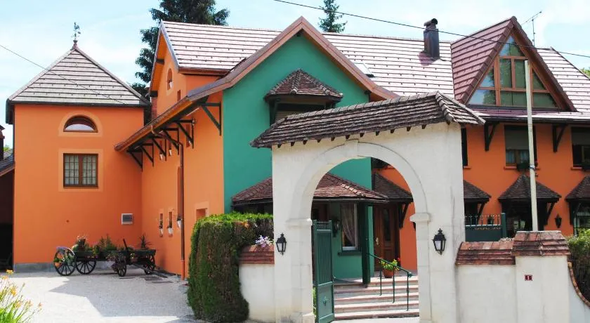 l'Auberge des Gourmets Hôtel Restaurant - Image 1