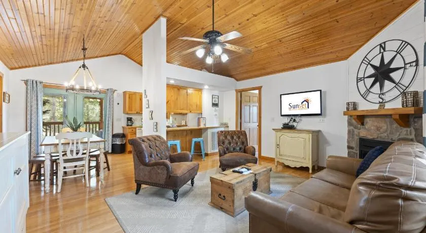 Paradise Lodge Home - Image 1
