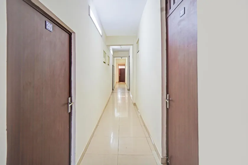 Hotel O by OYO Golden Sky - Image 1