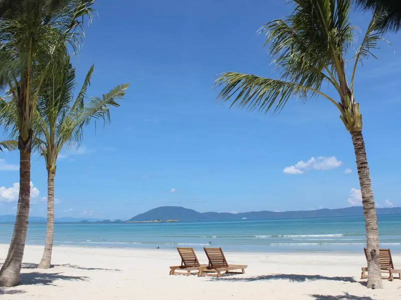 GM Doc Let Beach Resort & Spa - Image 1